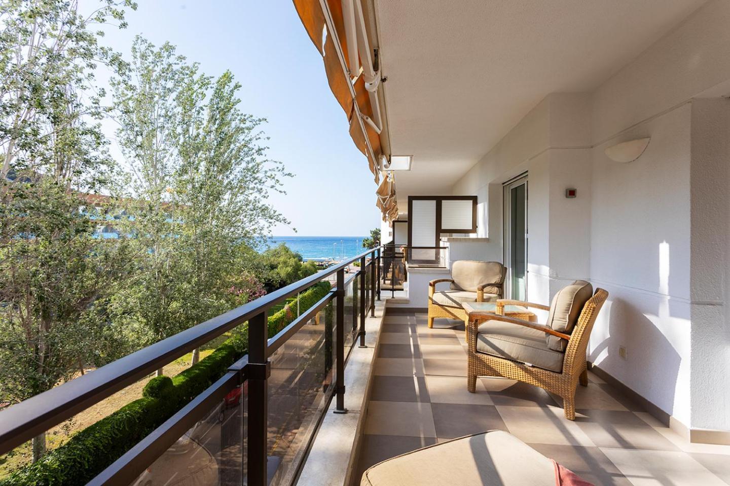 Suites Del Mar Fenals Hotel 4*