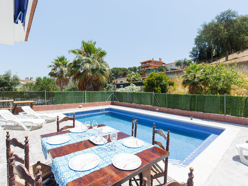 Clavel - Four Bedroom