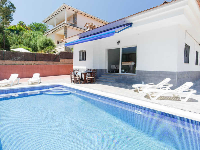 Hotel Clavel - Four Bedroom Lloret de Mar