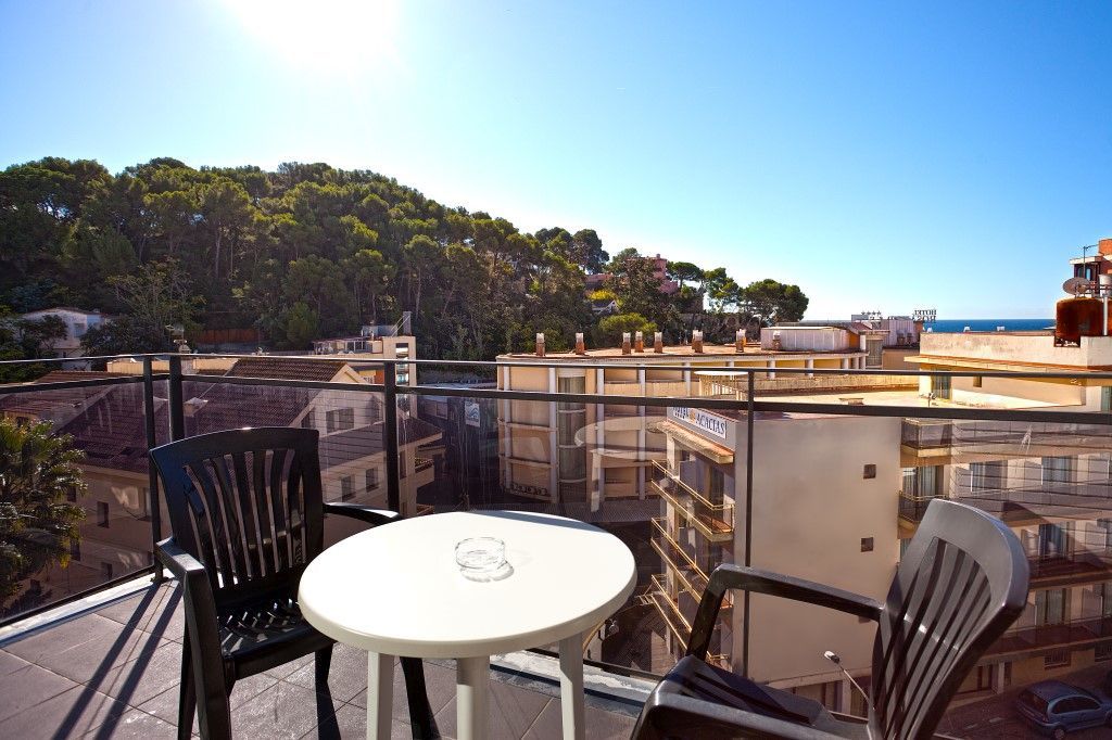 Acacias & Hotel Lloret de Mar