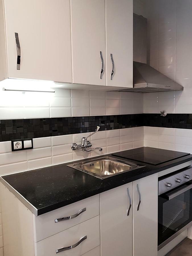 One Bedroom Flat In Fenals For 4 People Apartment *