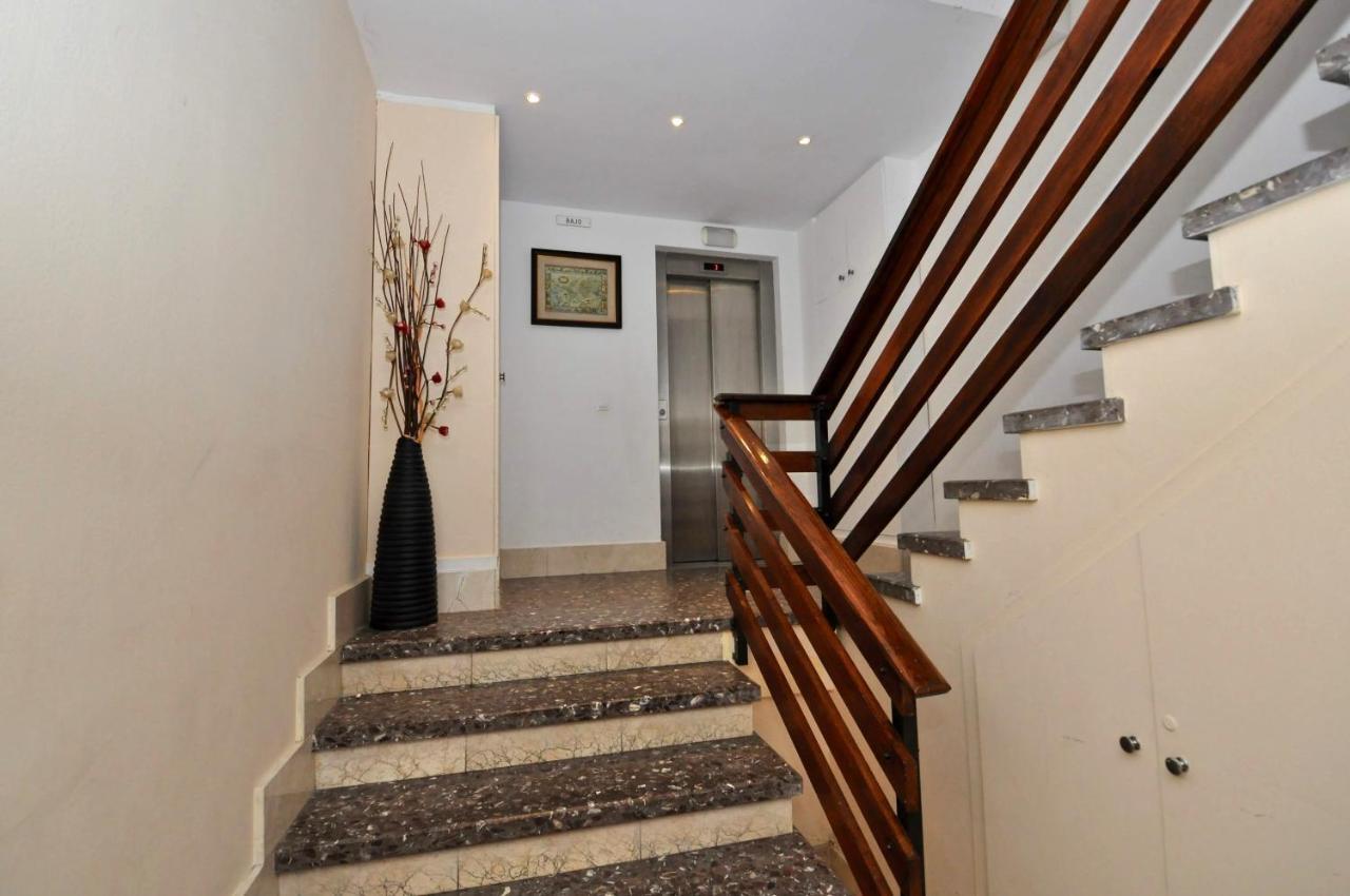 Apartment Tango *