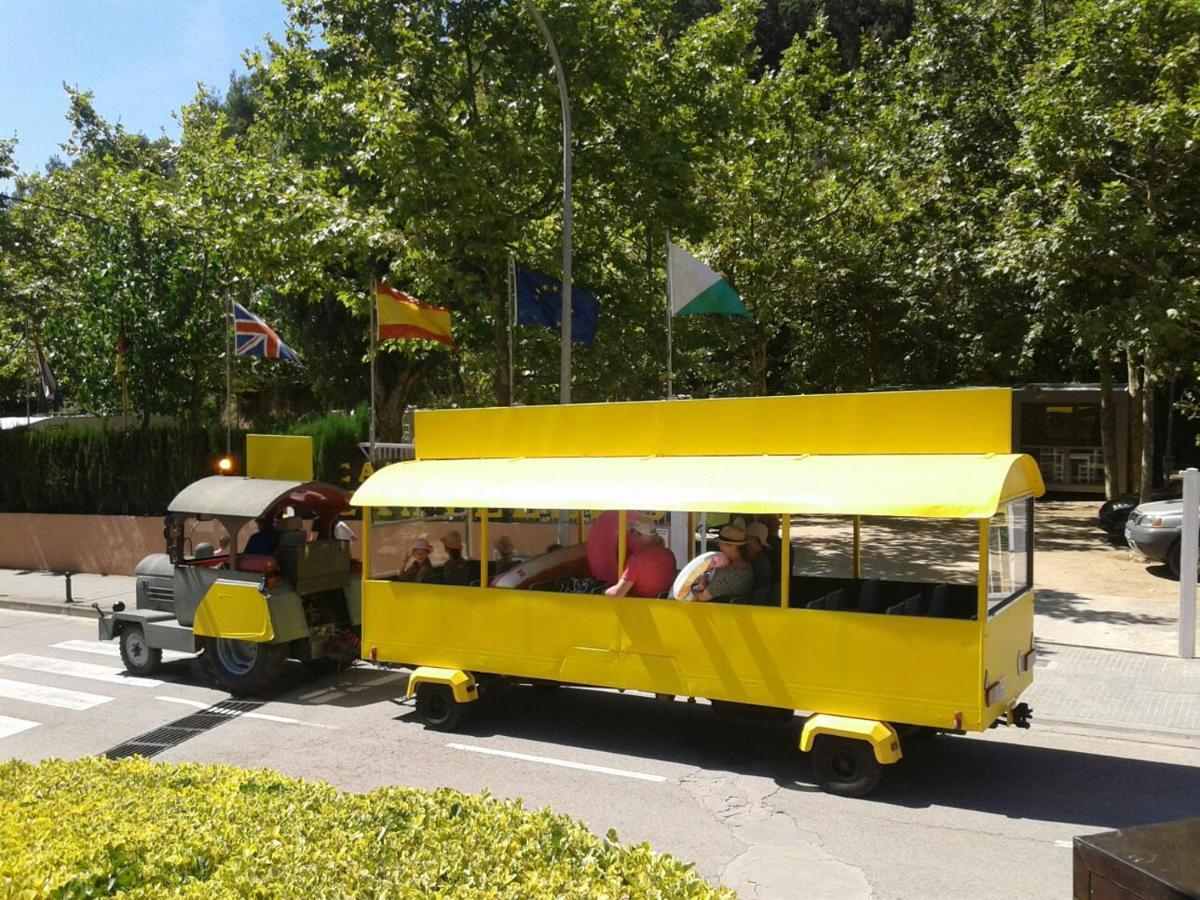 Happy Camp Mobile Homes In Senia Cala Canyelles Campsite *