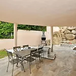 Villa Adam
