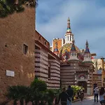 Fantastic 3 Bedroom Apartment, 300M To The Sea