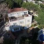 Lloret De Mar- Well-Equipped Modern Villa With Pool And Seaview For 10 Persons