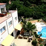 Lloret De Mar- Well-Equipped Modern Villa With Pool And Seaview For 10 Persons