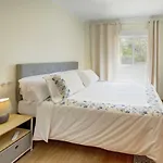 Villa Roses With Swimming Pool & Mountain View