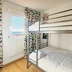 Apartament Pau Casals, 2 Min Walk From The Sea & Sea View