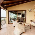 Villa Con Infinity Pool