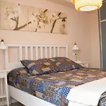 Lloret De Mar - Beachside Apartment - Free Parking - Limited Size Car