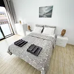 Black Style Apartment