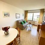 Apartamento Con Piscina En La Playa De Fenals