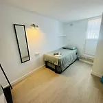 Piso Con Jardin, De Playa Fenals