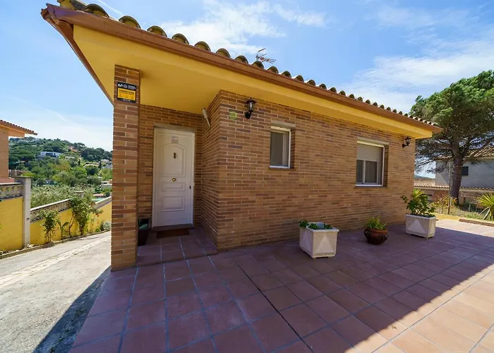 Villa Denis Lux, Gran Zona Exterior Con Piscina
