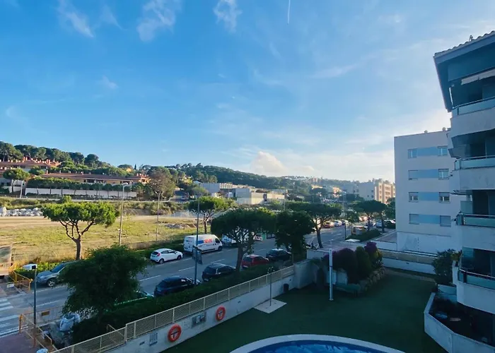Exclusivo Piso De La Playa De Fenals Con Terraza