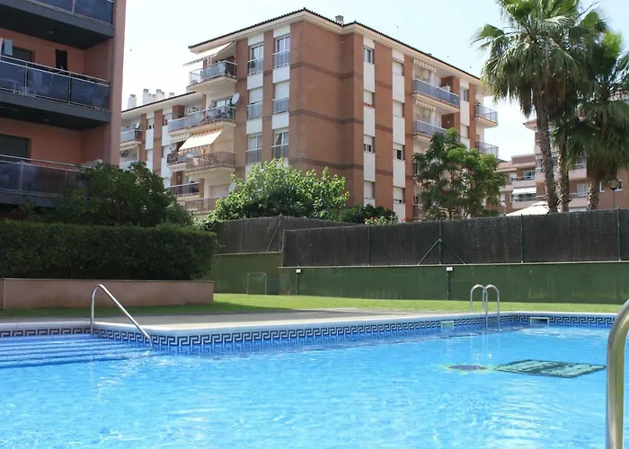 Fantastic 3 Bedroom Apartment, 300M To The Sea