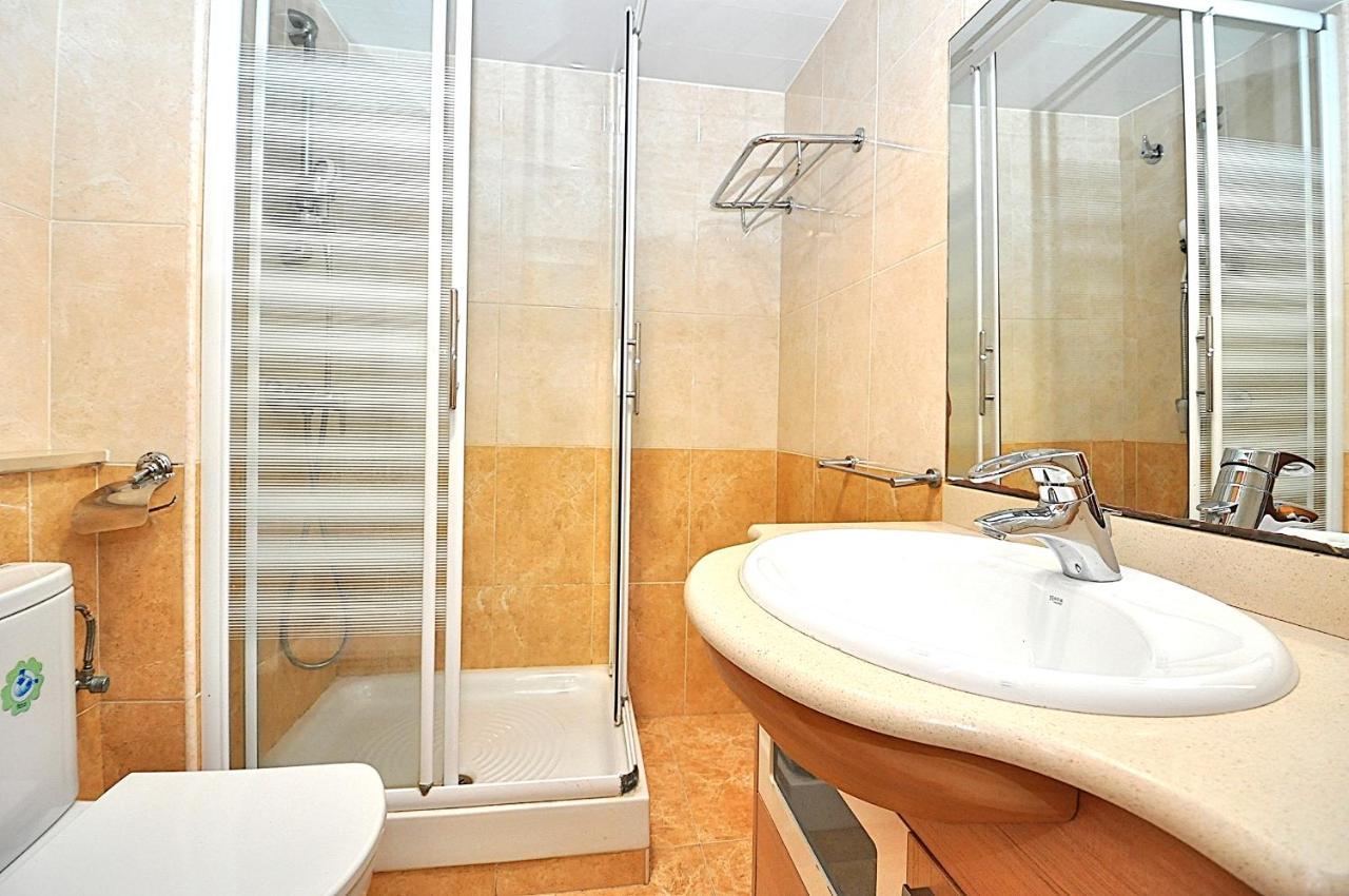 Bellevue Apartment *