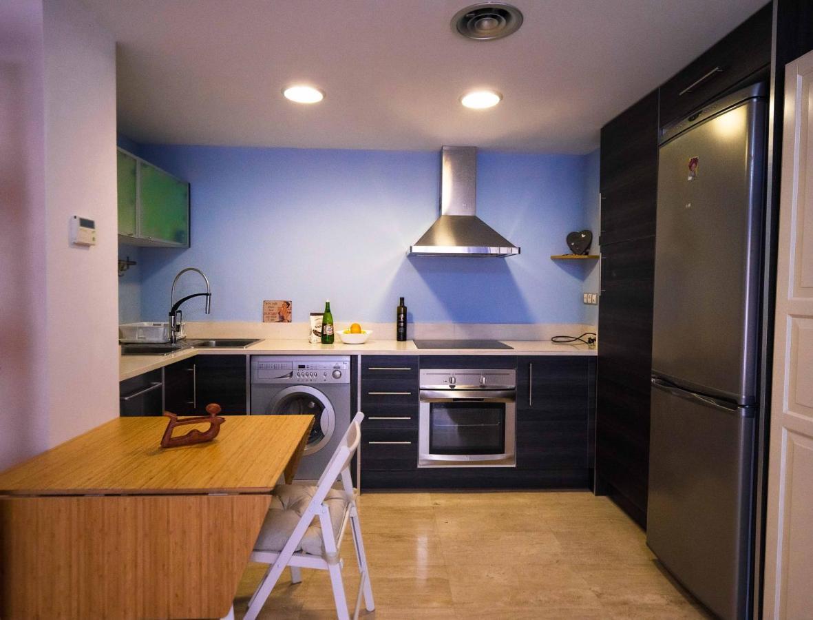 Two Bedroom Stylish Studio, 5 Minutes Walk From The Apartamento *