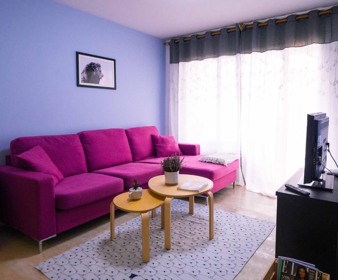 Two Bedroom Stylish Studio, 5 Minutes Walk From The