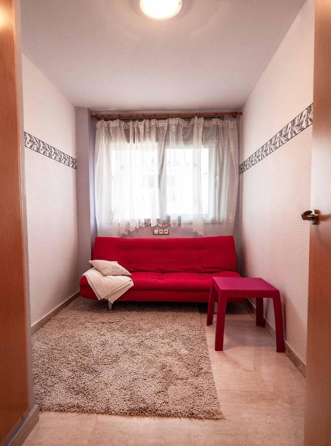 Two Bedroom Stylish Studio, 5 Minutes Walk From The Apartamento