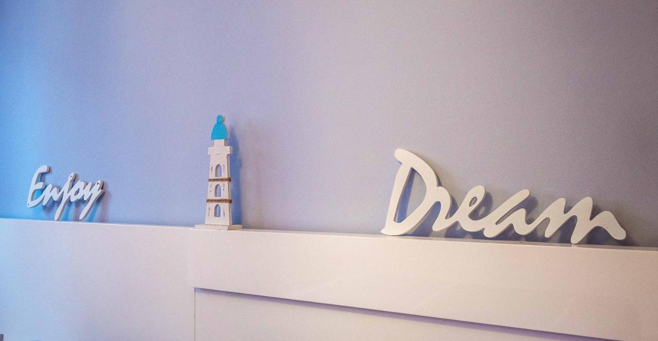 Apartamento Two Bedroom Stylish Studio, 5 Minutes Walk From The *