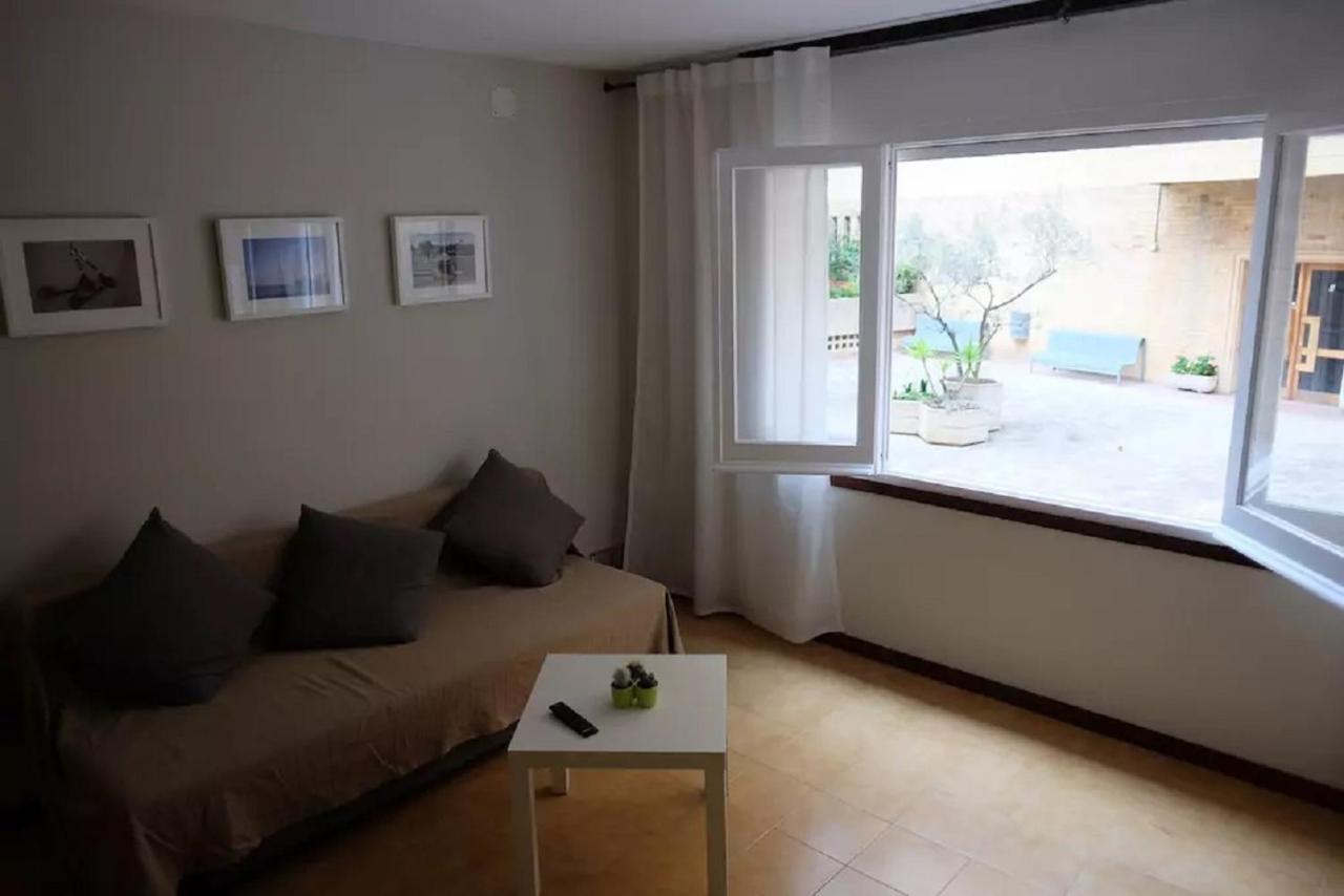 Apartment Flat Near Center And