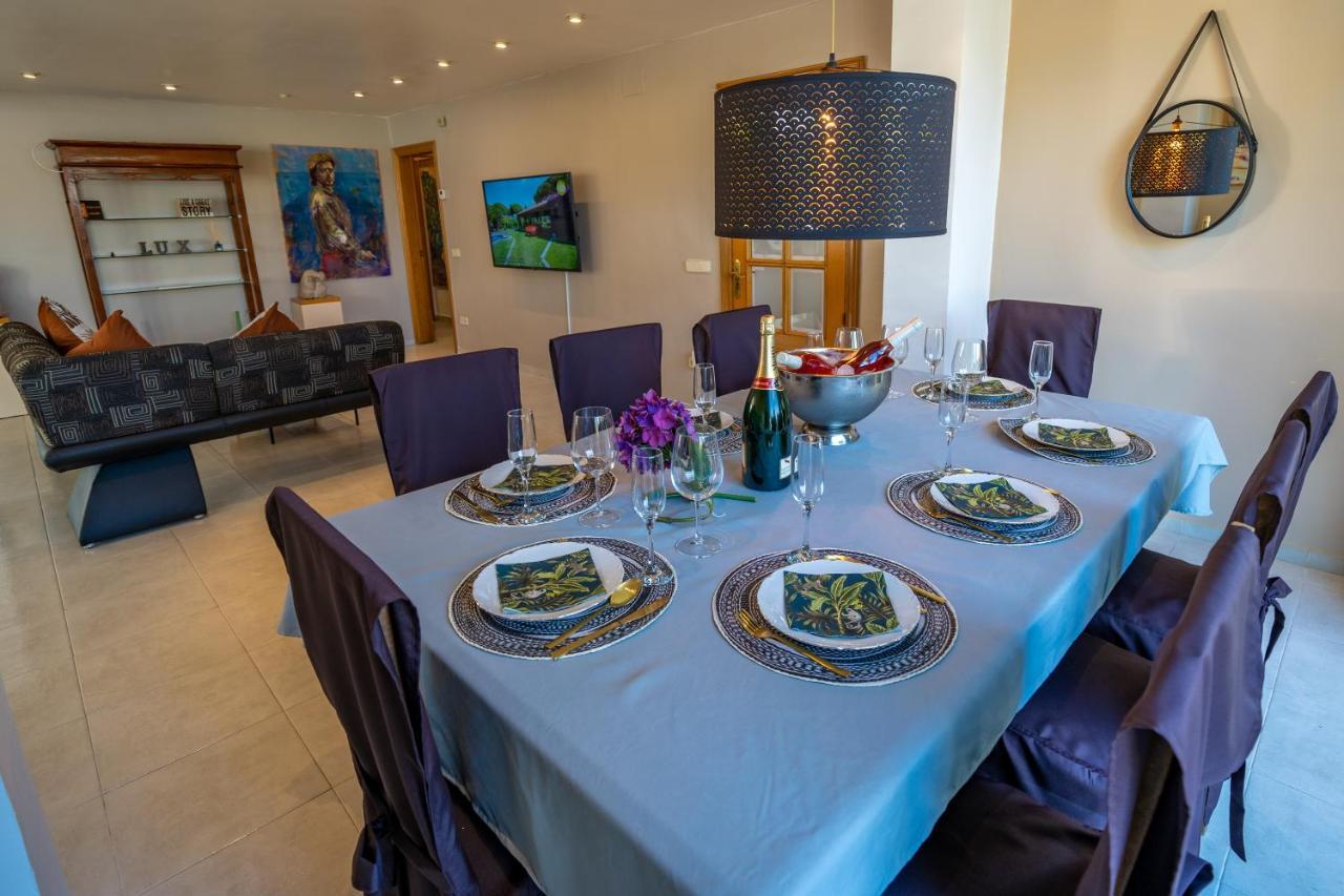 Lux Gallery, Ideal Familias O Grupos Con Piscina & Aircon Villa