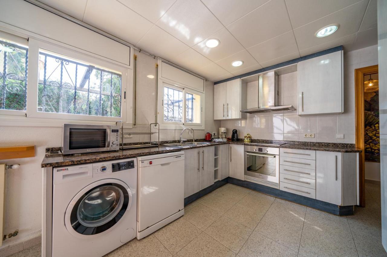 Lux Gallery, Ideal Familias O Grupos Con Piscina & Aircon Villa