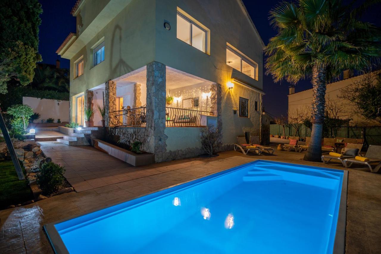 Lux Gallery, Ideal Familias O Grupos Con Piscina & Aircon