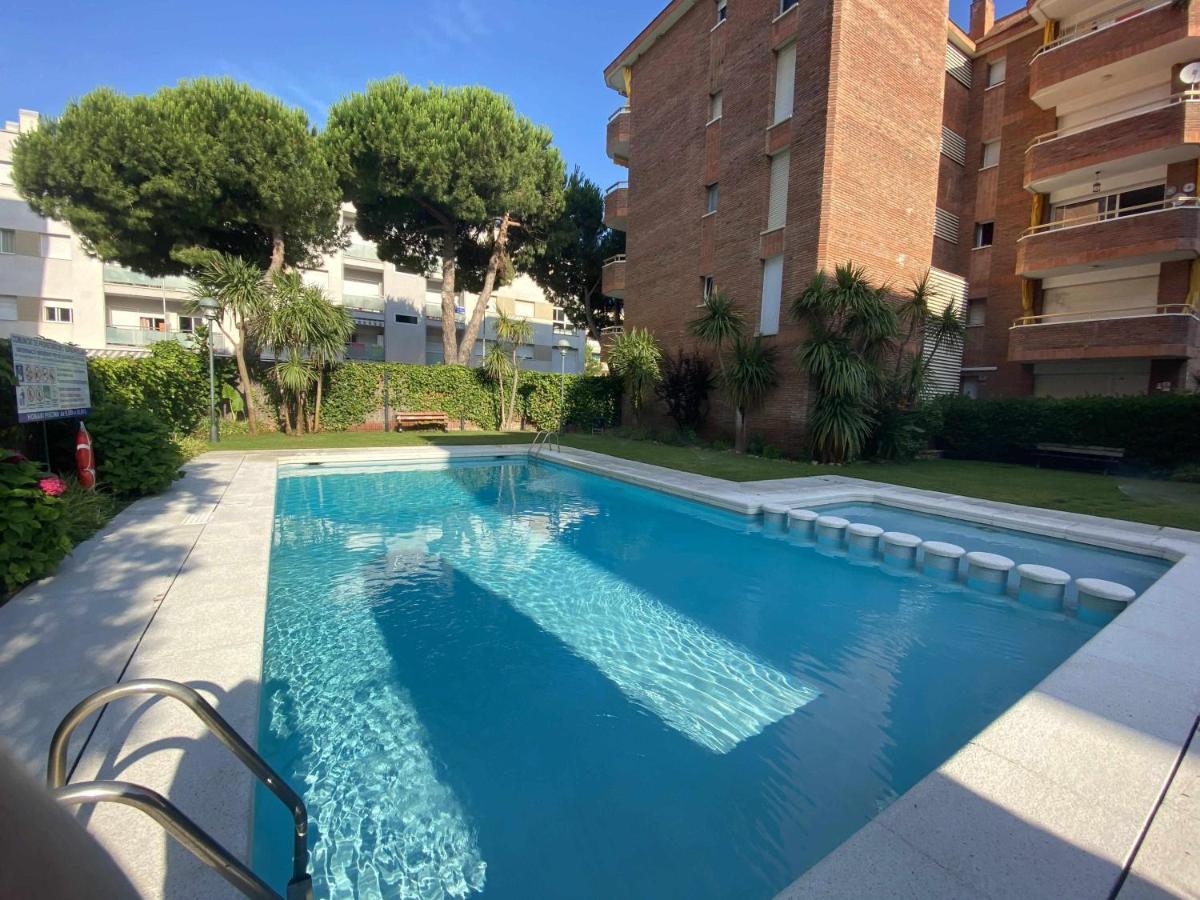 Antillas Con Piscina A Pie De Playa 4 Pax * Lloret de Mar