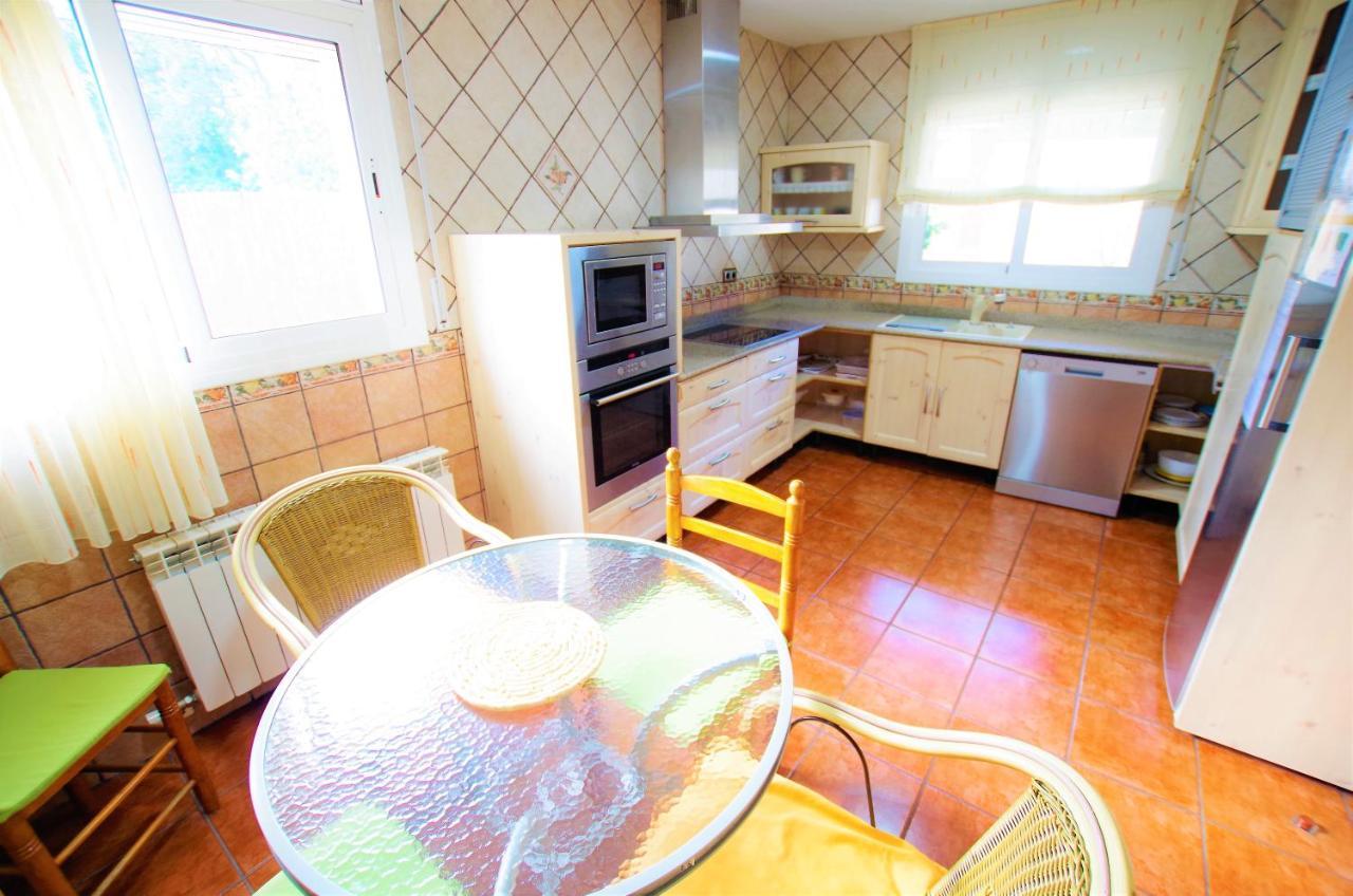 V&v Lloret Sunrise: Spacious 10-person With Pool Near Canyelles Villa *