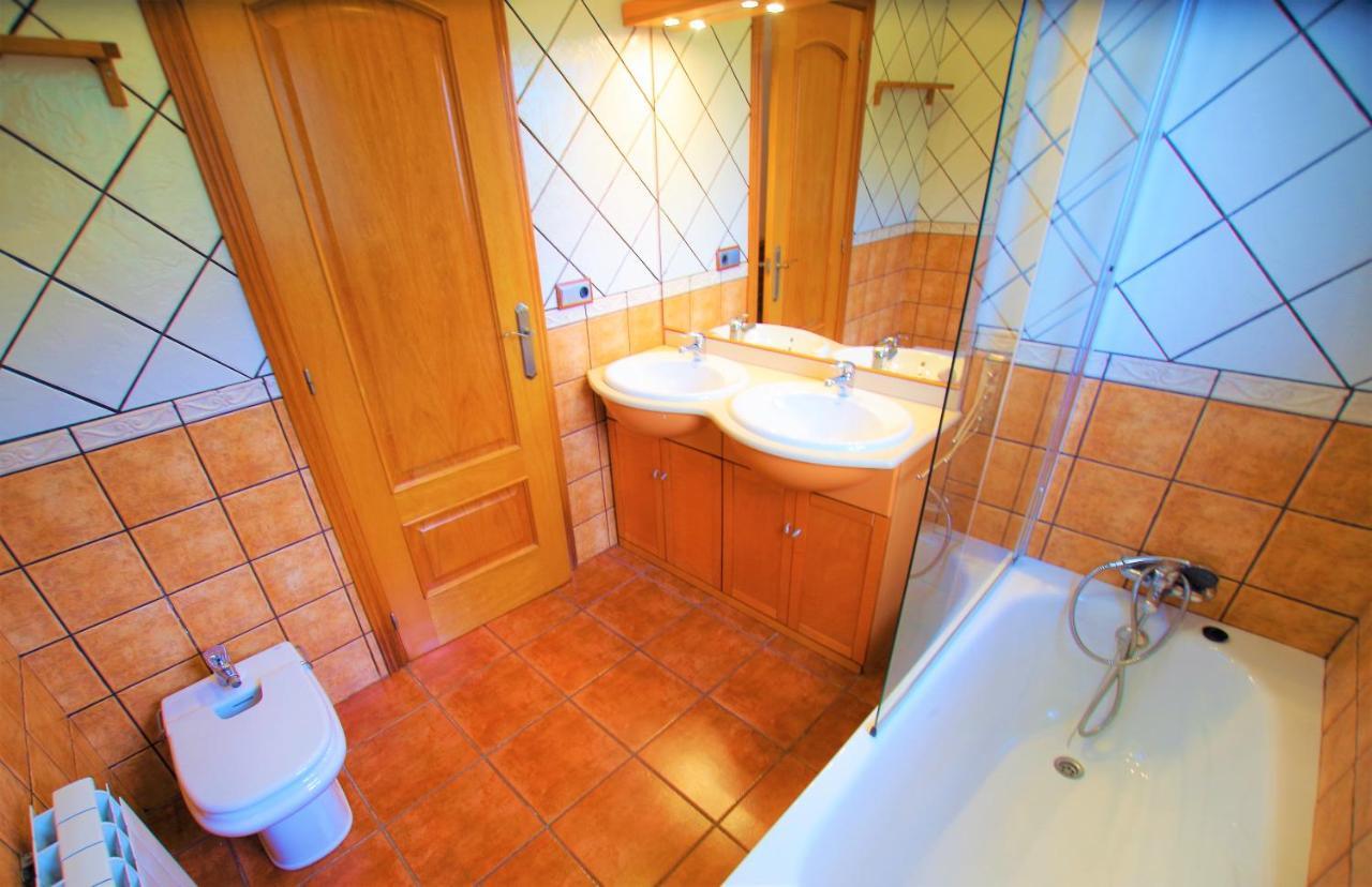 Villa V&v Lloret Sunrise: Spacious 10-person With Pool Near Canyelles *