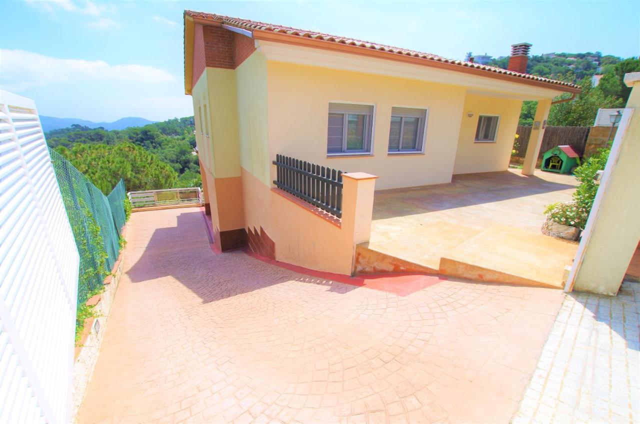V&v Lloret Sunrise: Spacious 10-person With Pool Near Canyelles Villa Lloret de Mar