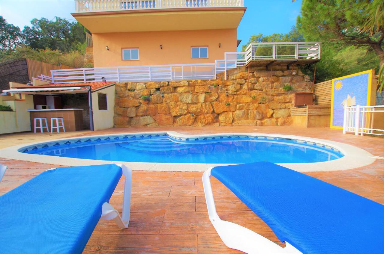 V&v Lloret Sunrise: Spacious 10-person With Pool Near Canyelles Villa Lloret de Mar