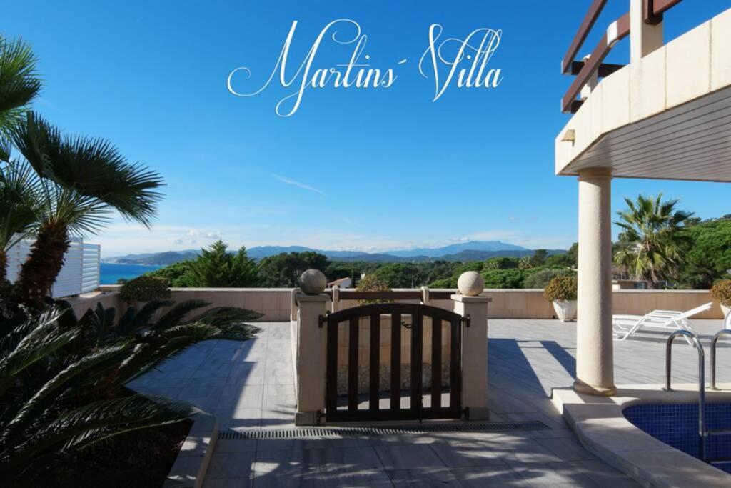 Martin 'S Villa. House On The Beach With Pool * Lloret de Mar