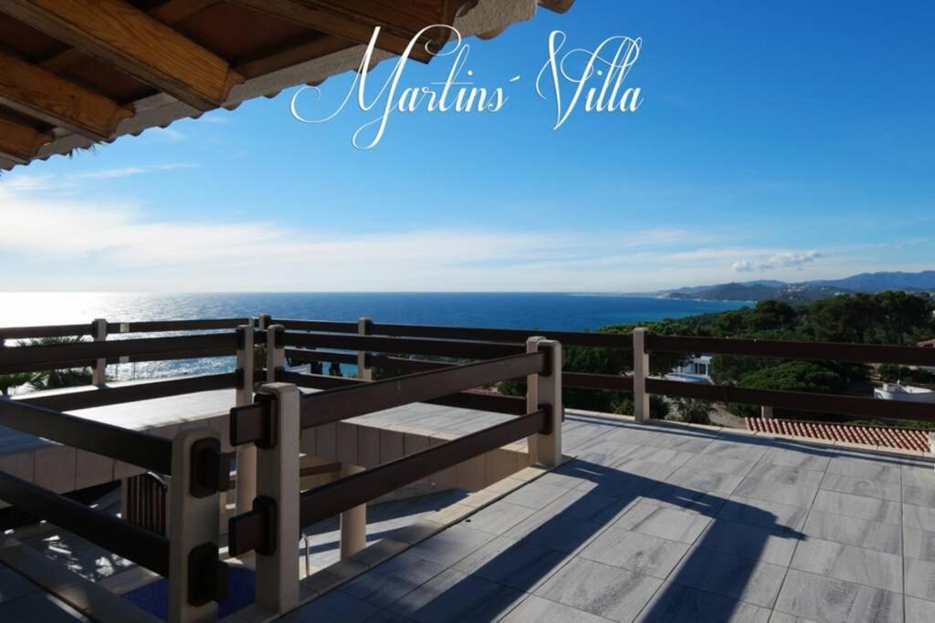 Martin 'S Villa. House On The Beach With Pool Villa
