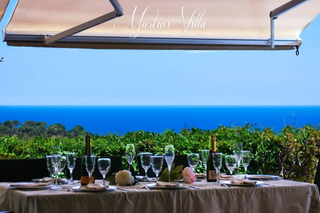 Martin 'S Villa. House On The Beach With Pool Lloret de Mar
