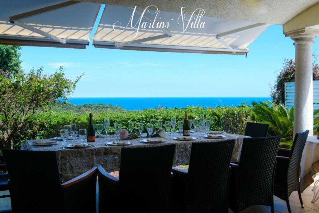 Martin 'S Villa. House On The Beach With Pool Villa