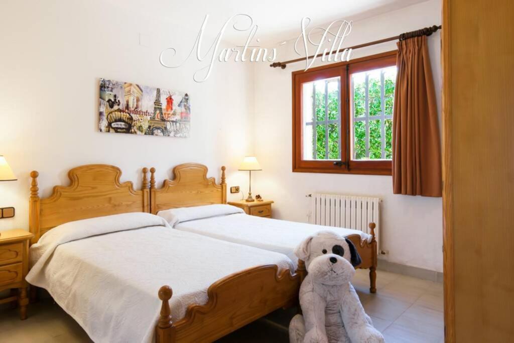 Martin 'S Villa. House On The Beach With Pool Villa Lloret de Mar