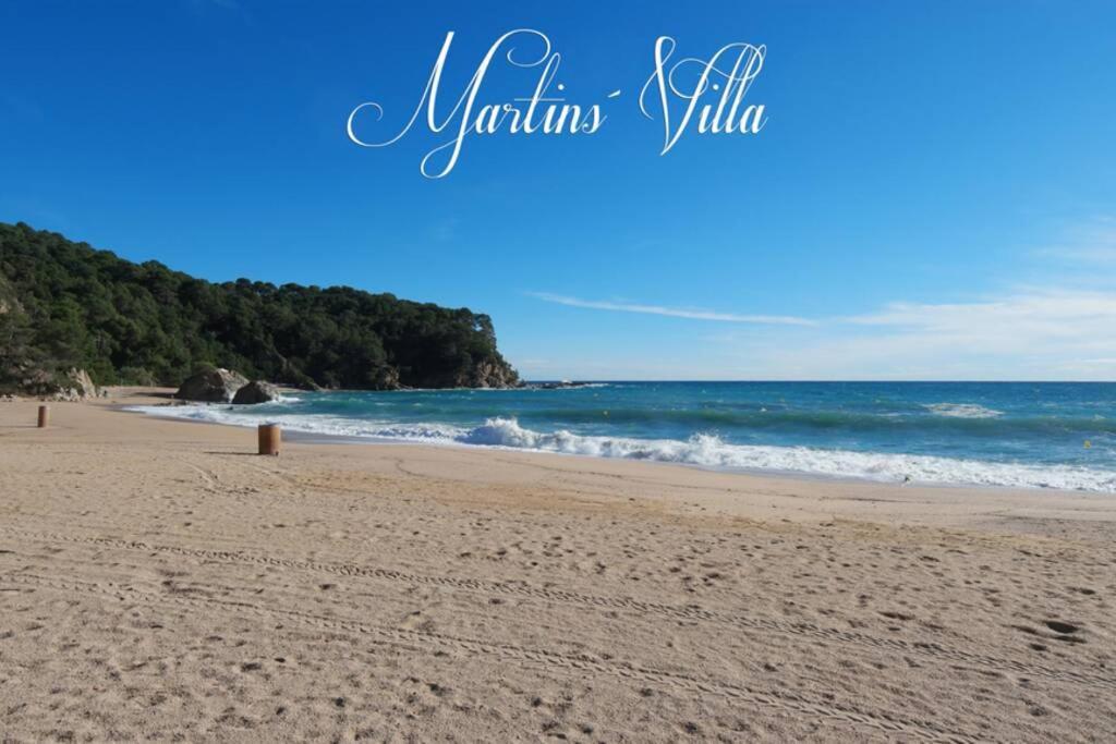 Martin 'S Villa. House On The Beach With Pool *