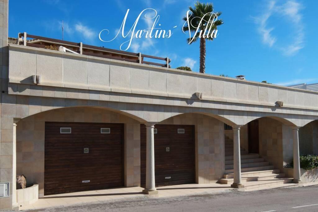 Martin 'S Villa. House On The Beach With Pool Villa *