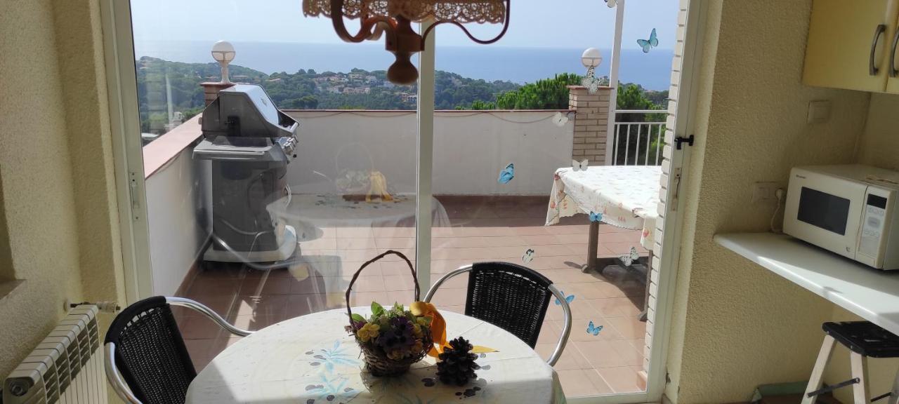 Villa Lloret De Mar- Well-equipped Modern With Pool And Seaview For 10 Persons