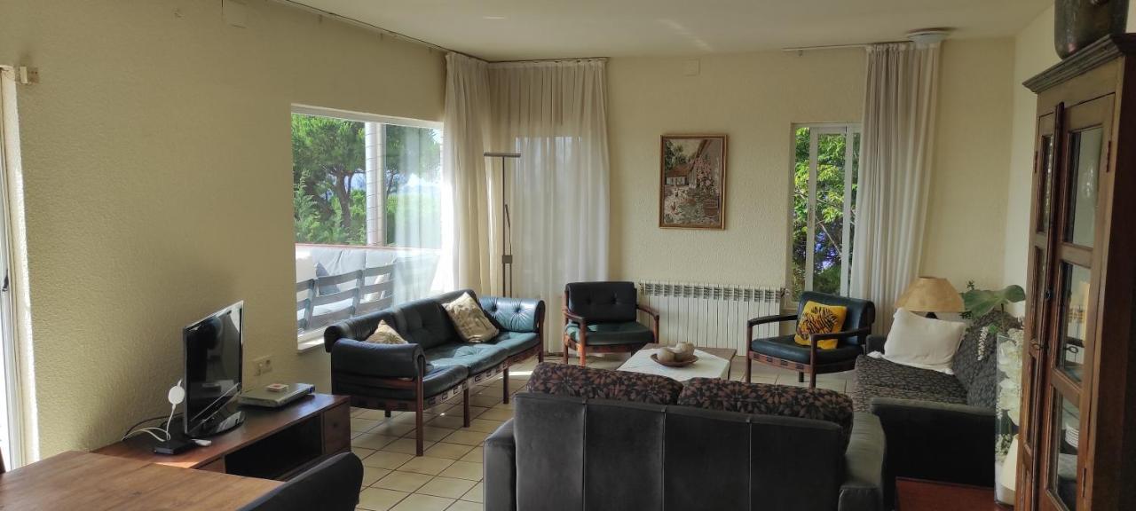 Villa Lloret De Mar- Well-equipped Modern With Pool And Seaview For 10 Persons *
