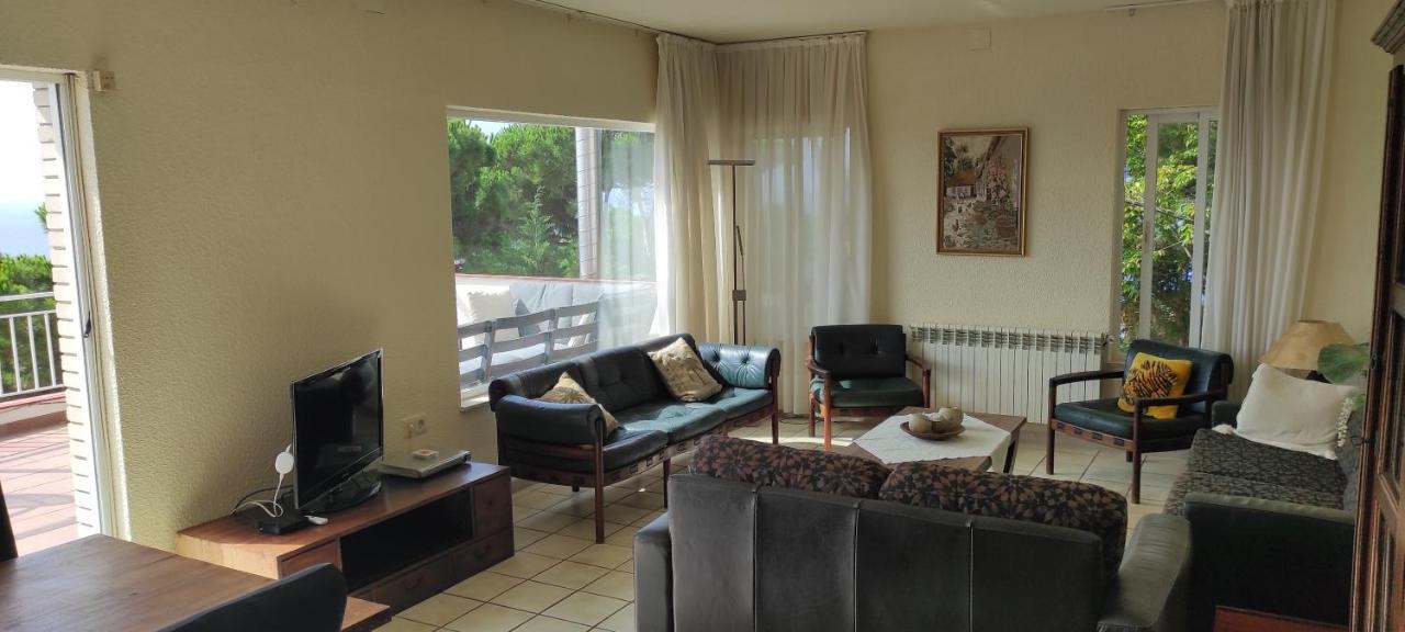 Lloret De Mar- Well-equipped Modern With Pool And Seaview For 10 Persons Lloret de Mar