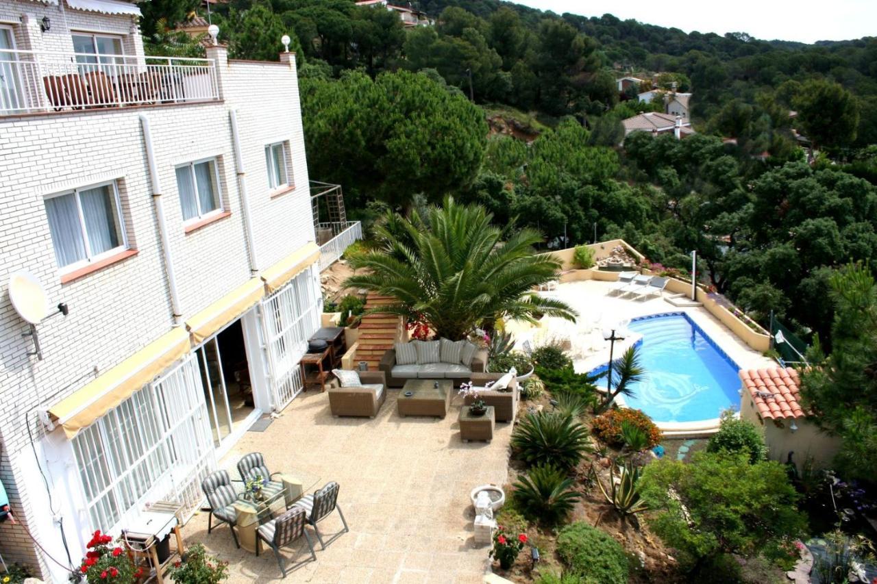 Lloret De Mar- Well-equipped Modern With Pool And Seaview For 10 Persons