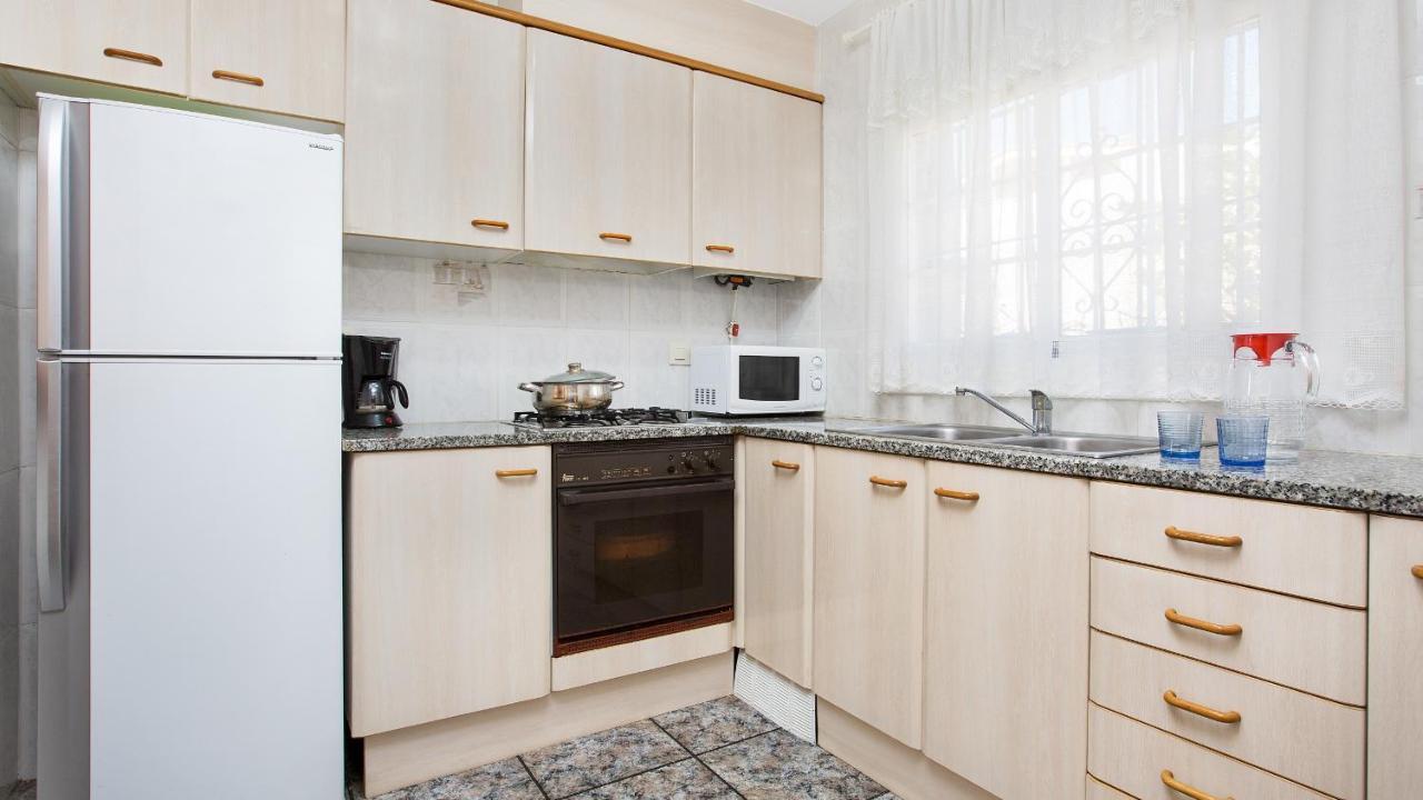 Villa 2soph - *