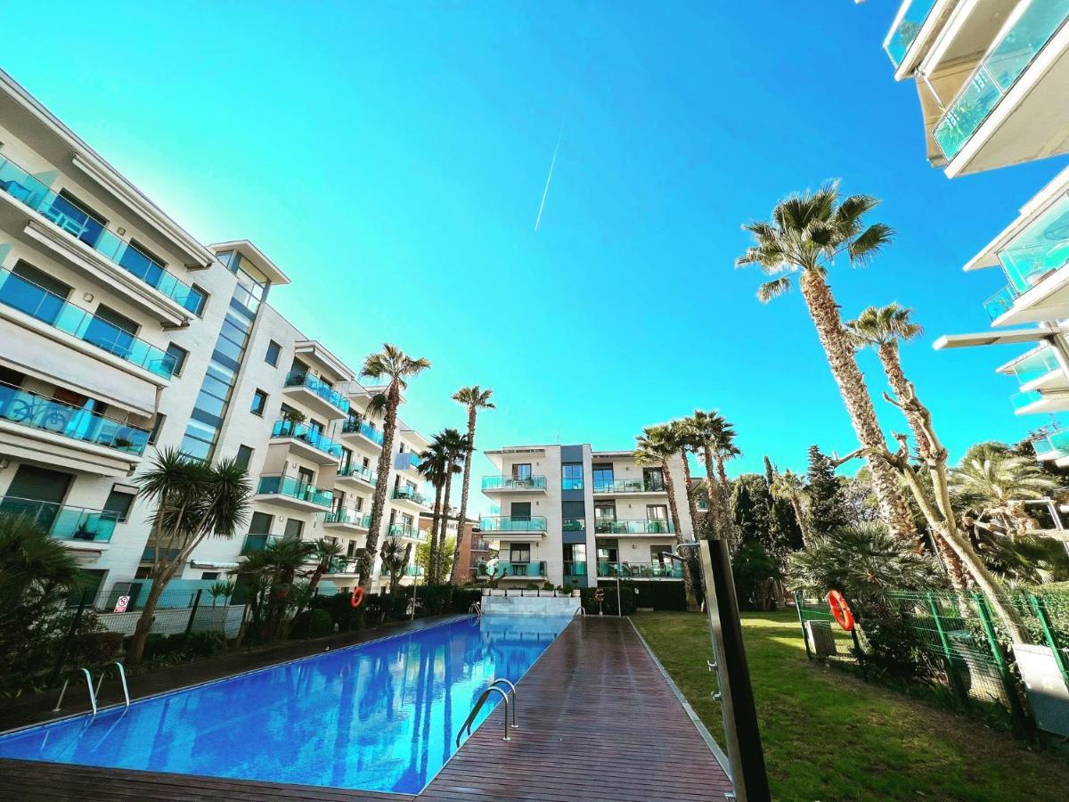 Con Piscina Y Parking En Appartement Lloret de Mar