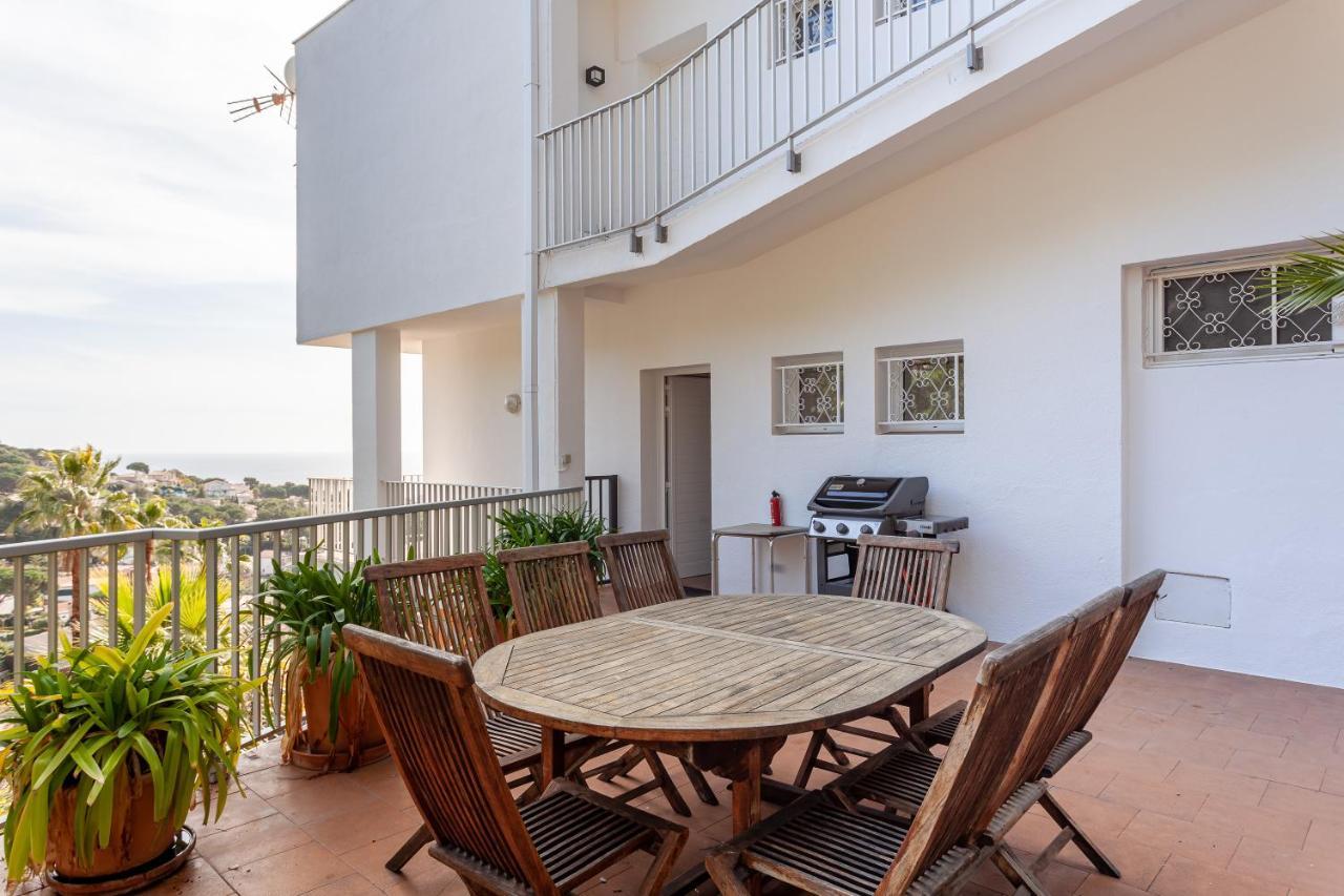 House In A Garden With View Villa