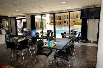 Ar Melrose Place Apartment